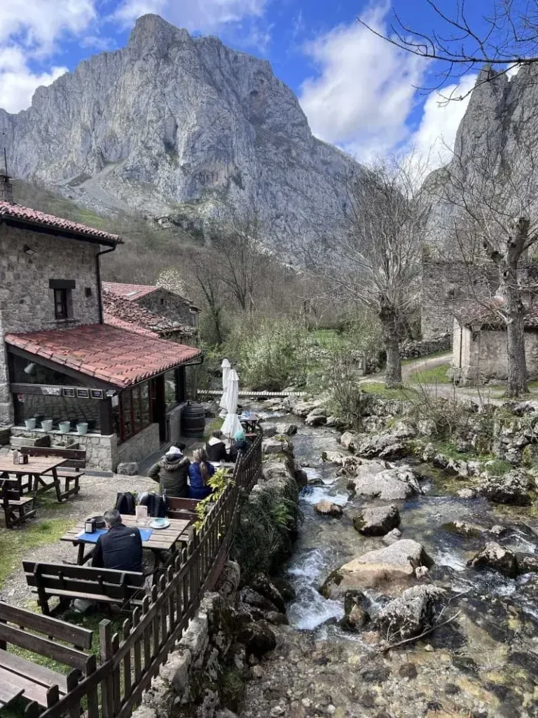 Bulnes by the river